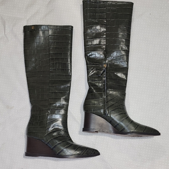 Natassa Wedge Boot – Retrofete Franco Sarto Green Wedge Boots with Croc Texture